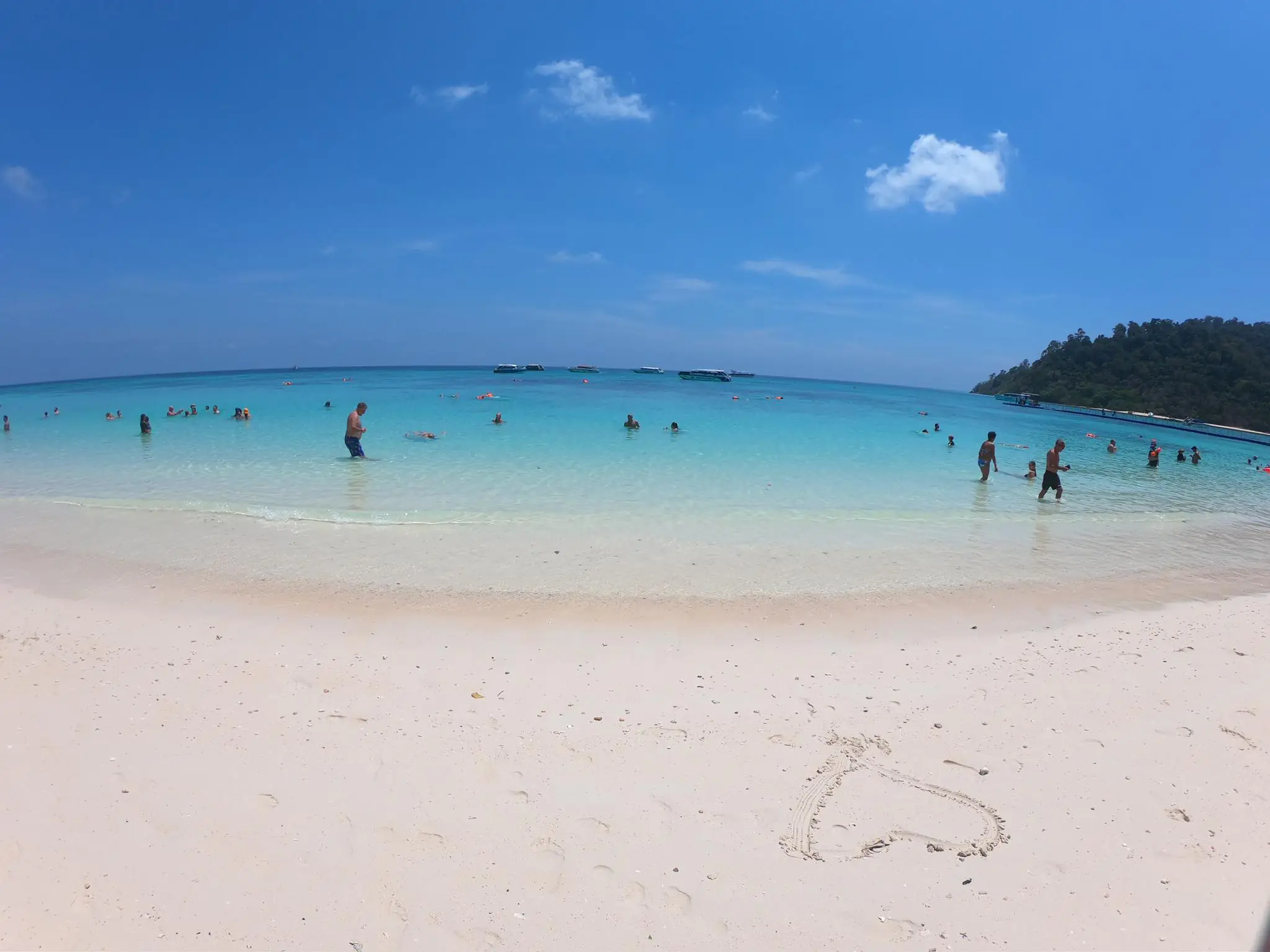 Snorkeling Rok Haa Island