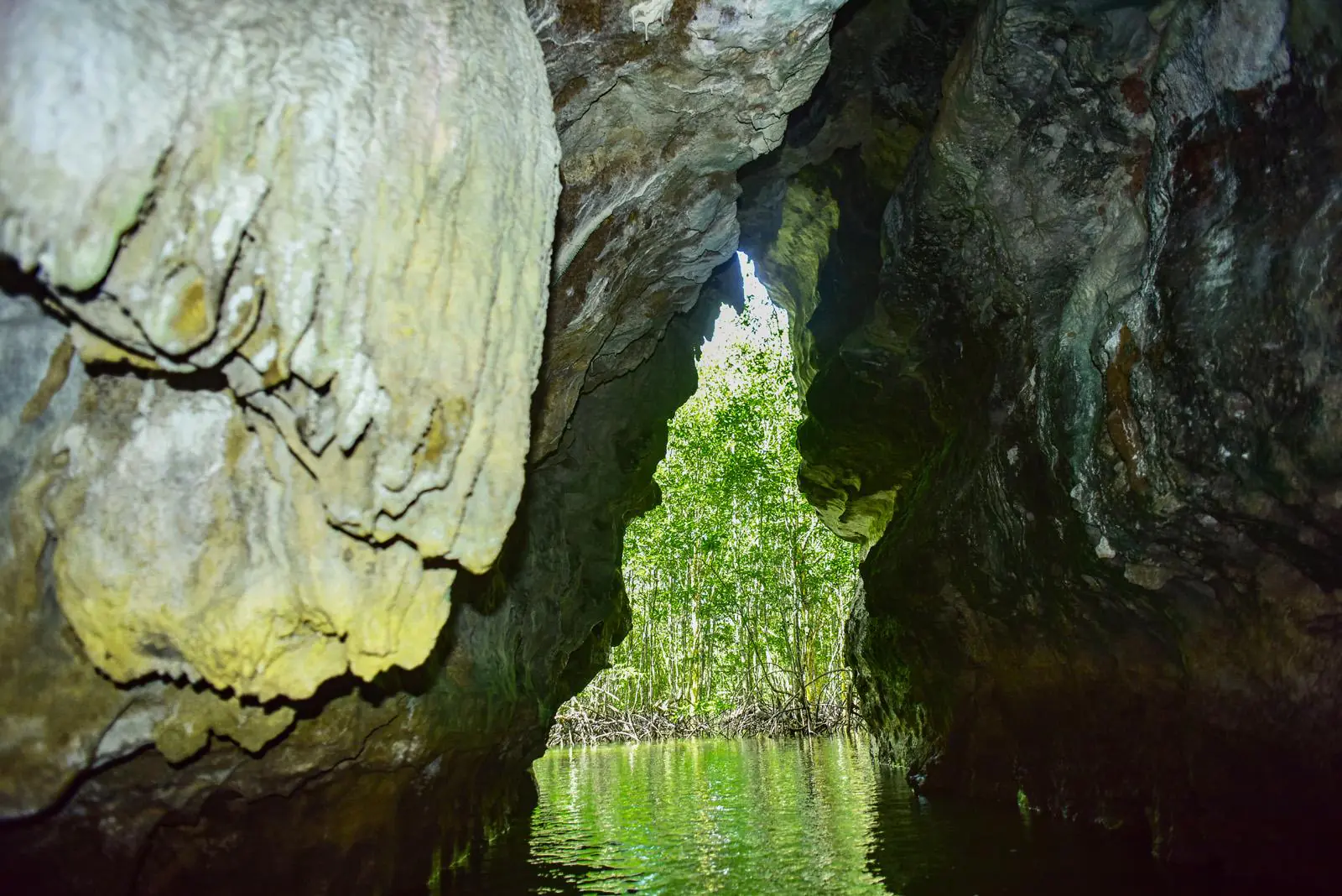 sea cave kayak at bor thor, sea cave kayak tours, bor thor kayaking, bor thor krabi