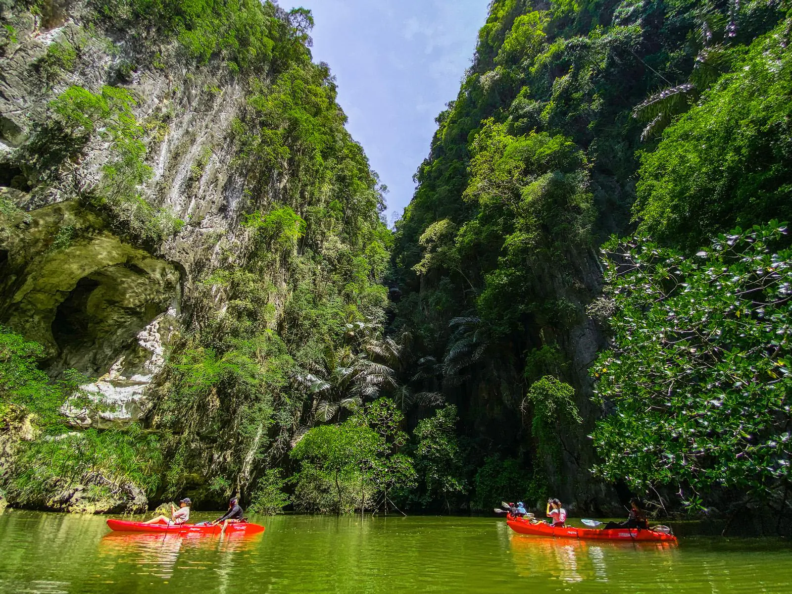 sea cave kayak at bor thor, sea cave kayak tours, bor thor kayaking, bor thor krabi