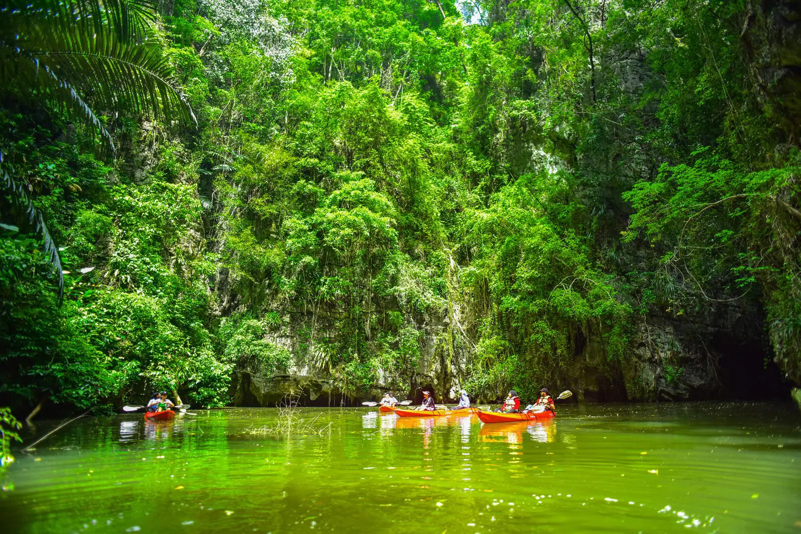 sea cave kayak at bor thor, sea cave kayak tours, bor thor kayaking, bor thor krabi