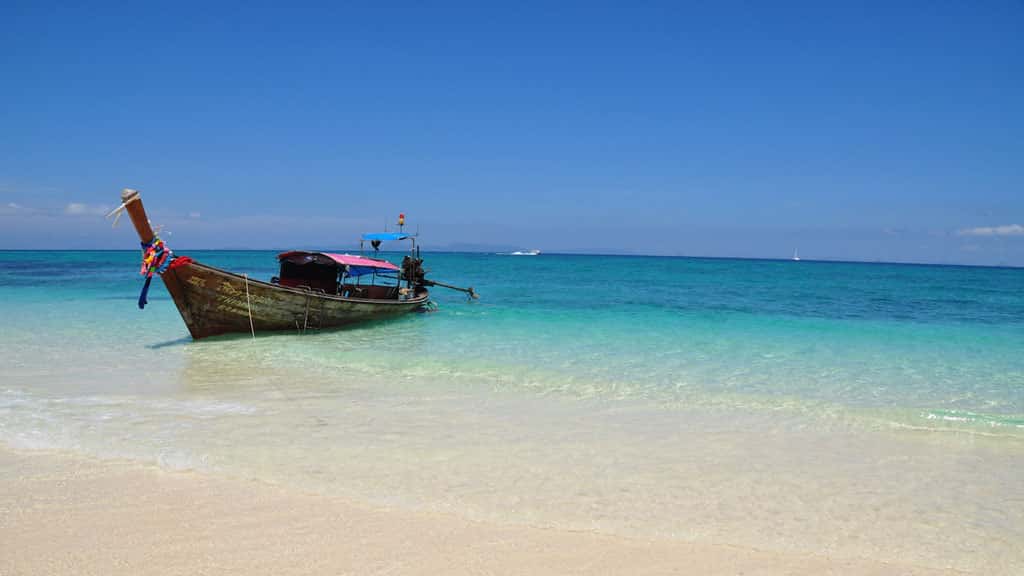 bamboo island snorkeling, snorkeling from phi phi