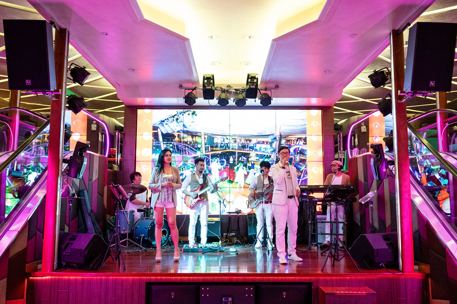 Wonderful Pearl Dinner Cruise Bangkok