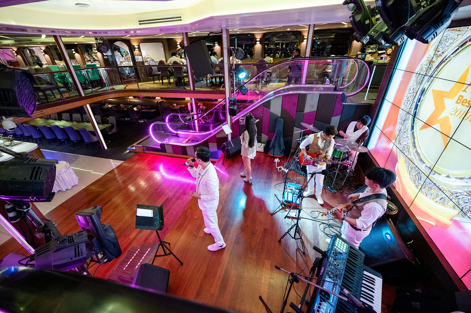 Wonderful Pearl Dinner Cruise Bangkok