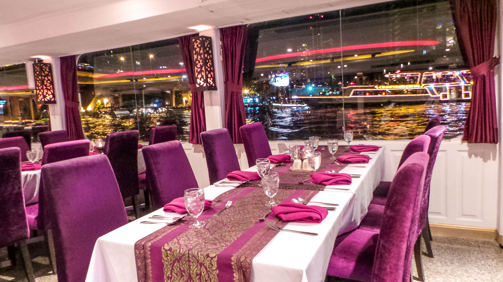 chaophraya cruise dinner bangkok