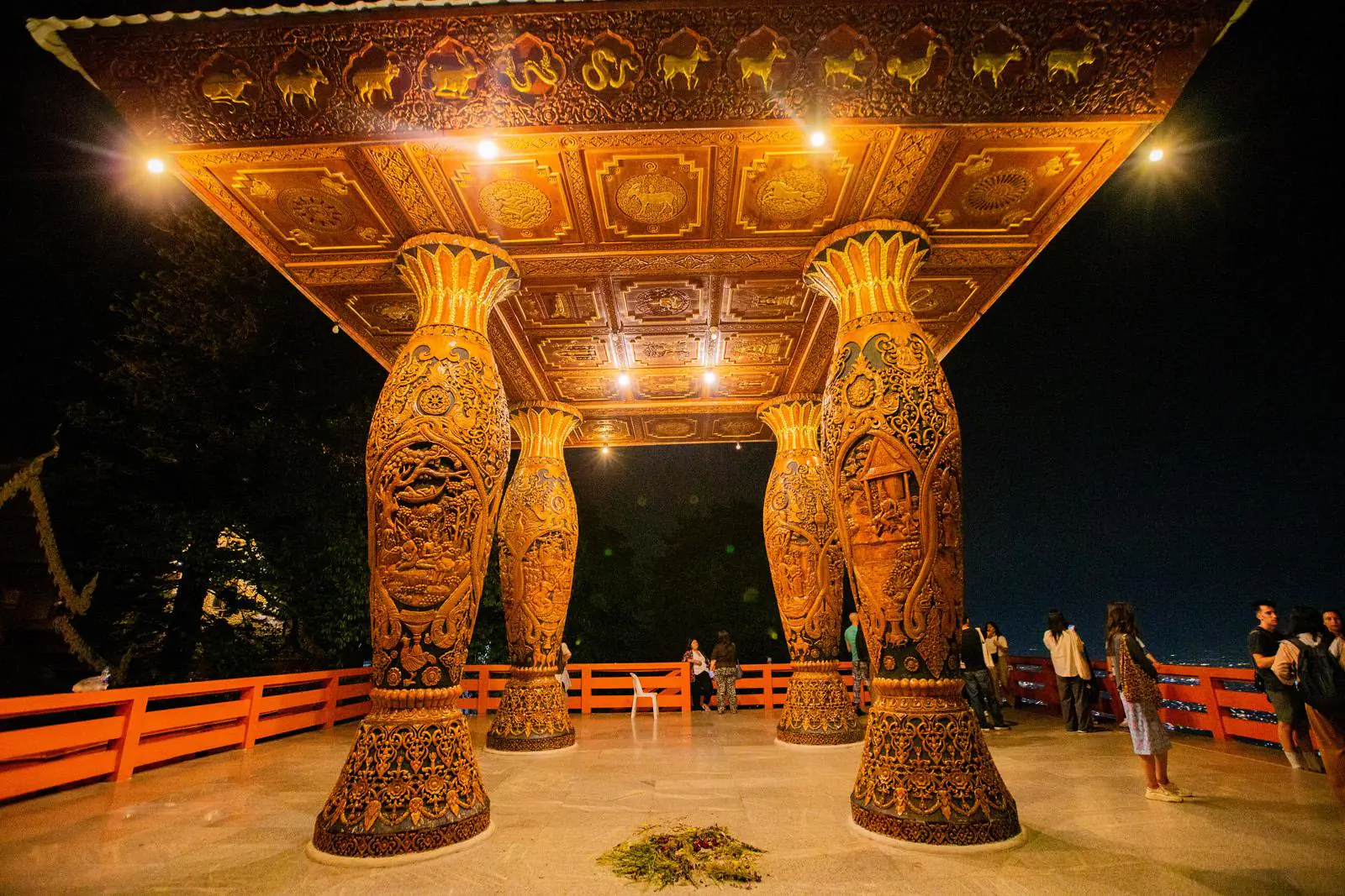 doi suthep night tour