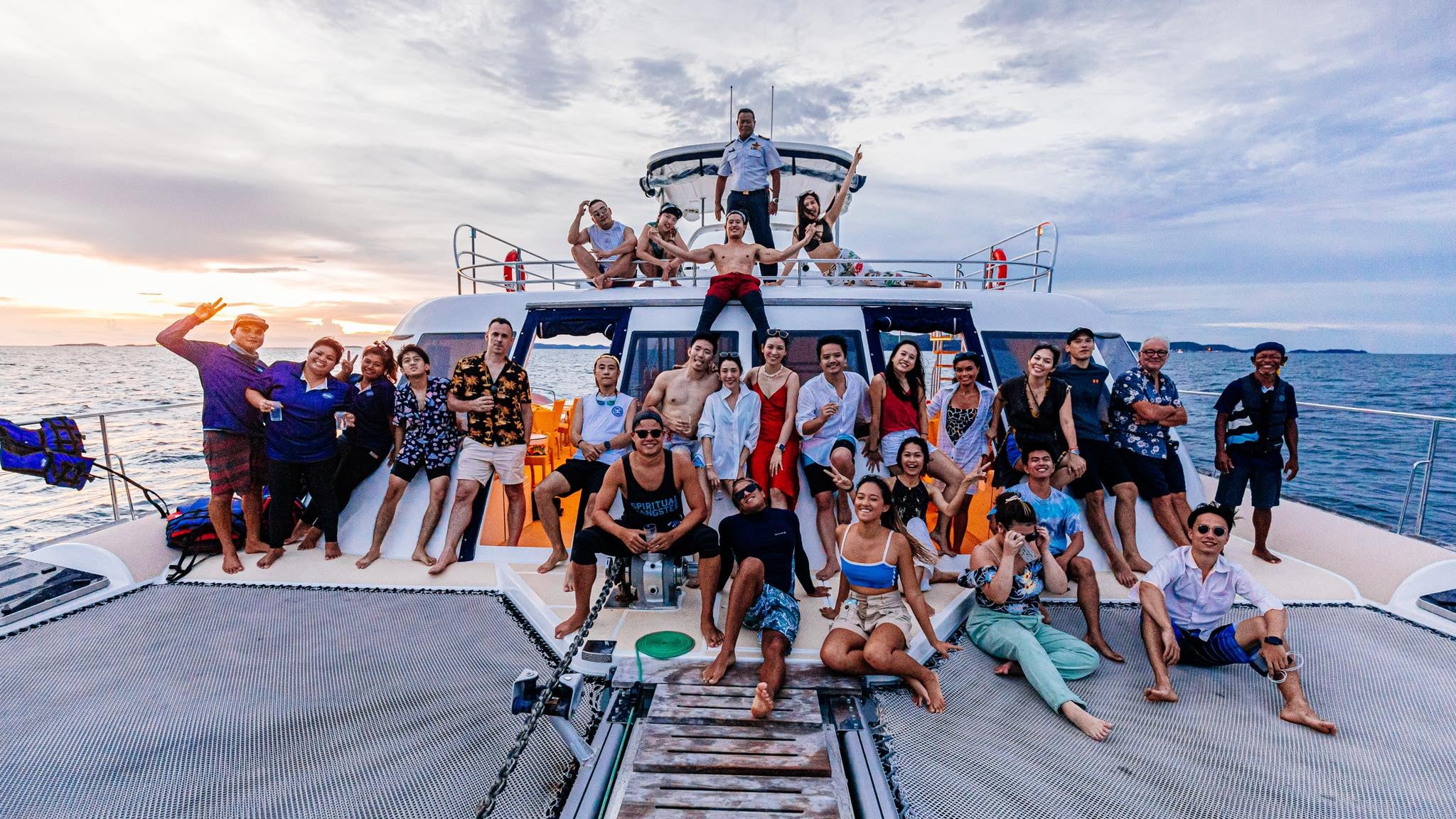 catamaran yacht cruising