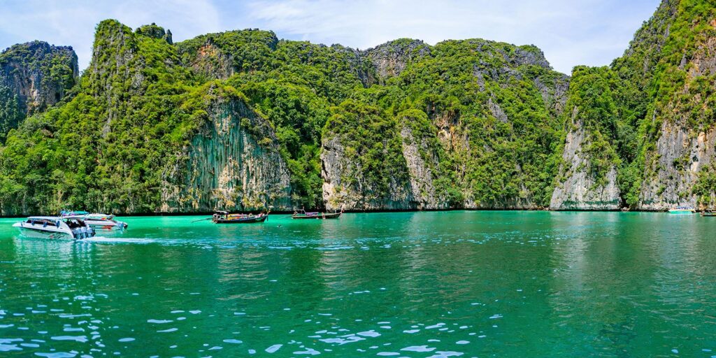 San Chao Jui Tui Shrine, a famous place in Phuket for culture lovers