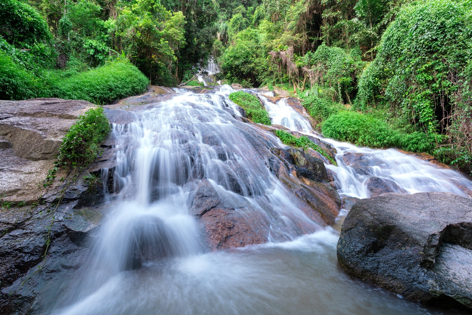 Na Muang Waterfalls