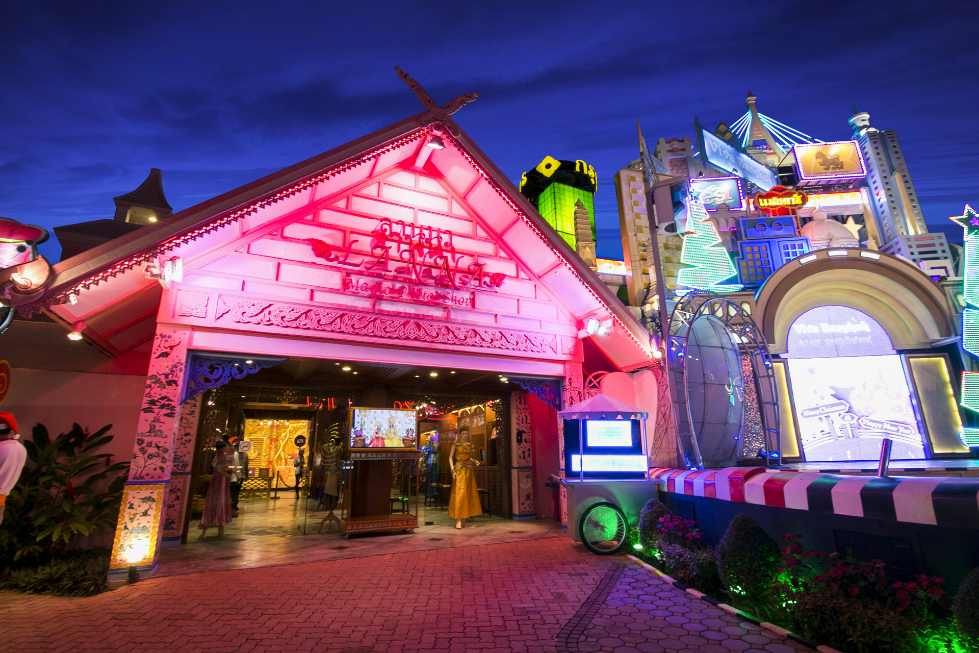 Phuket FantaSea show ticket