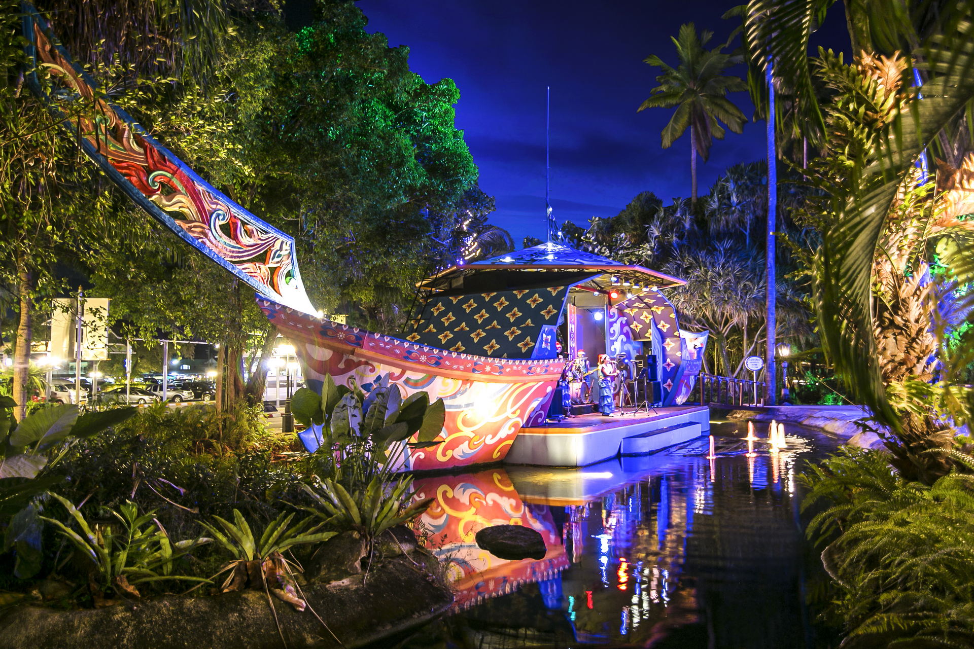 Phuket FantaSea ticket with dinner and transfer