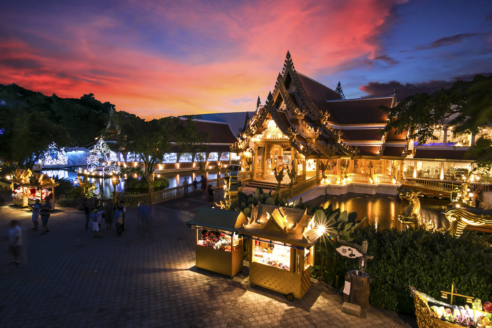 Phuket FantaSea ticket with dinner and transfer