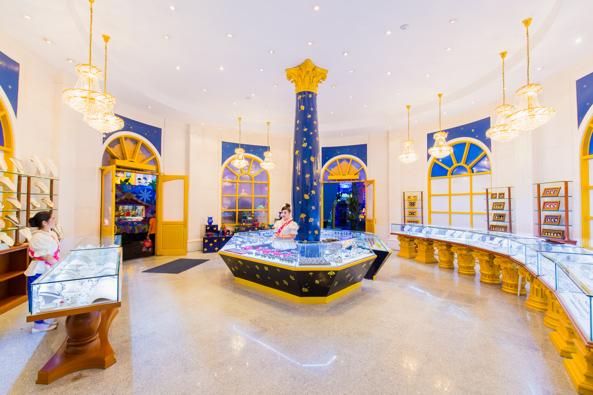 Phuket FantaSea ticket with dinner and transfer