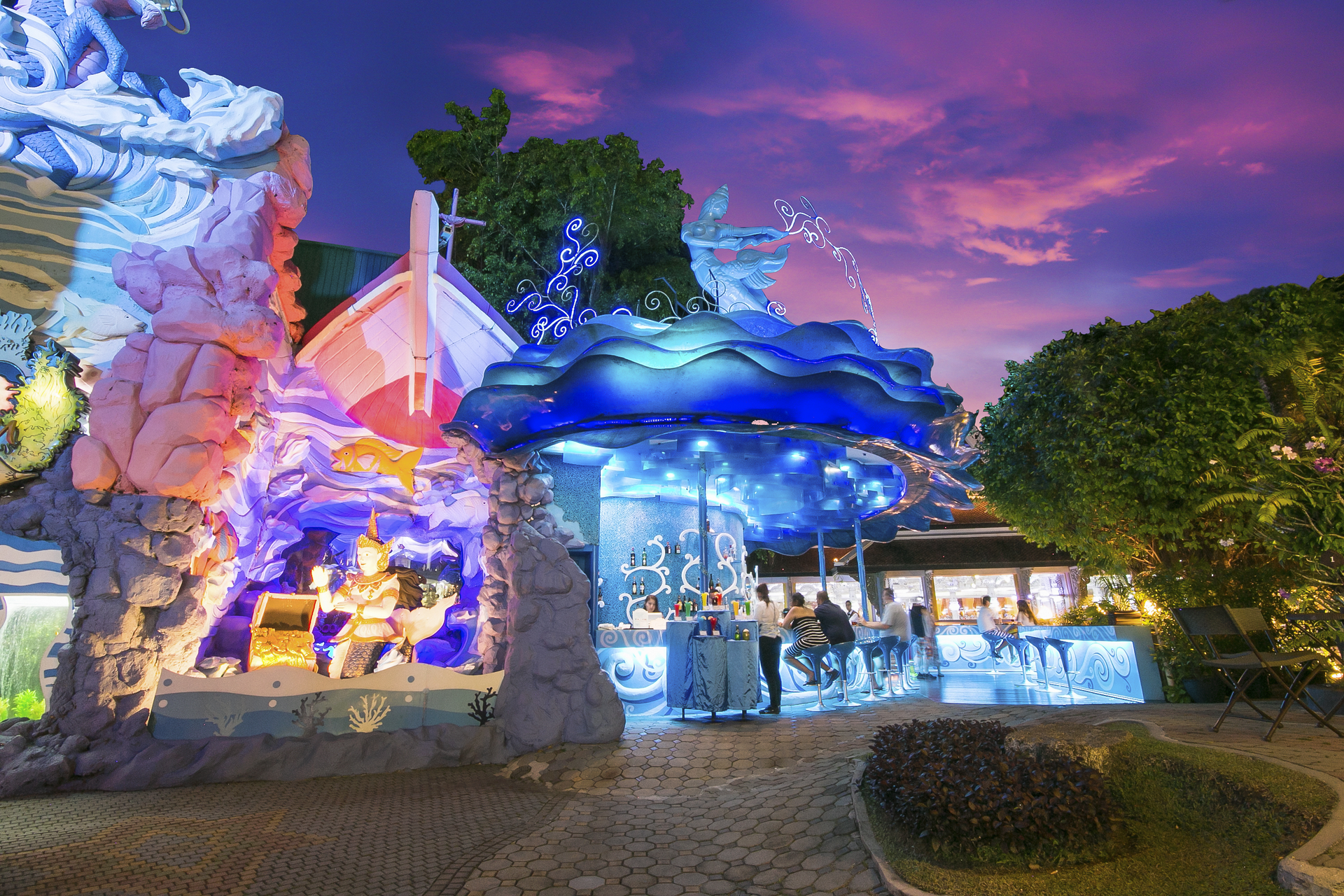 Phuket-FantaSea-Show-Admission-Ticket-With-Dinner-and-Transfer