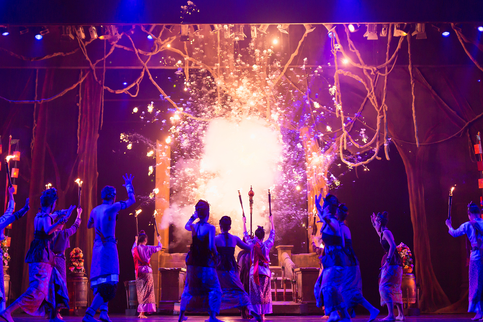 Phuket-FantaSea-Show-Admission-Ticket-With-Dinner-and-Transfer