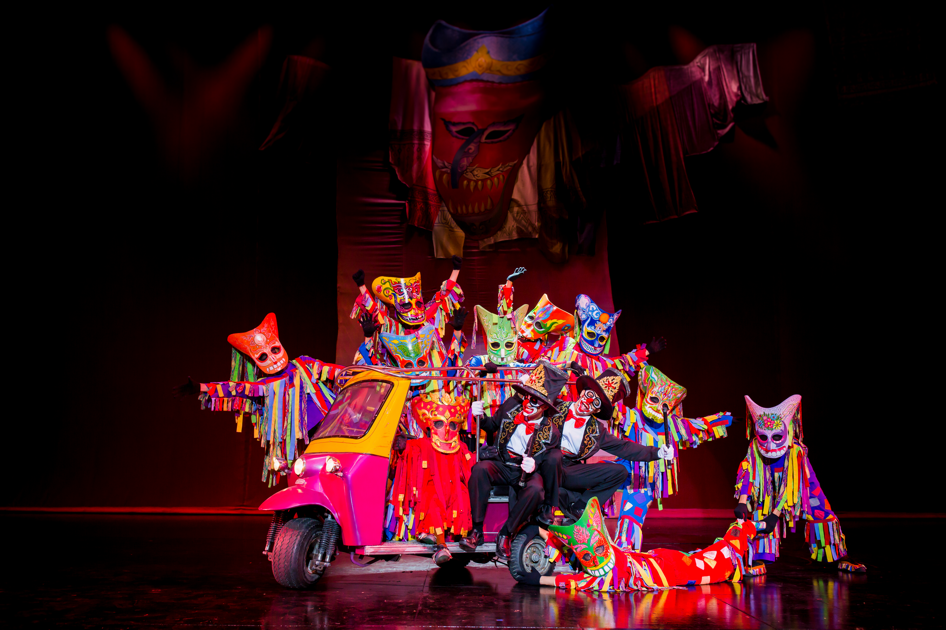 Phuket-FantaSea-Show-Admission-Ticket-With-Dinner-and-Transfer