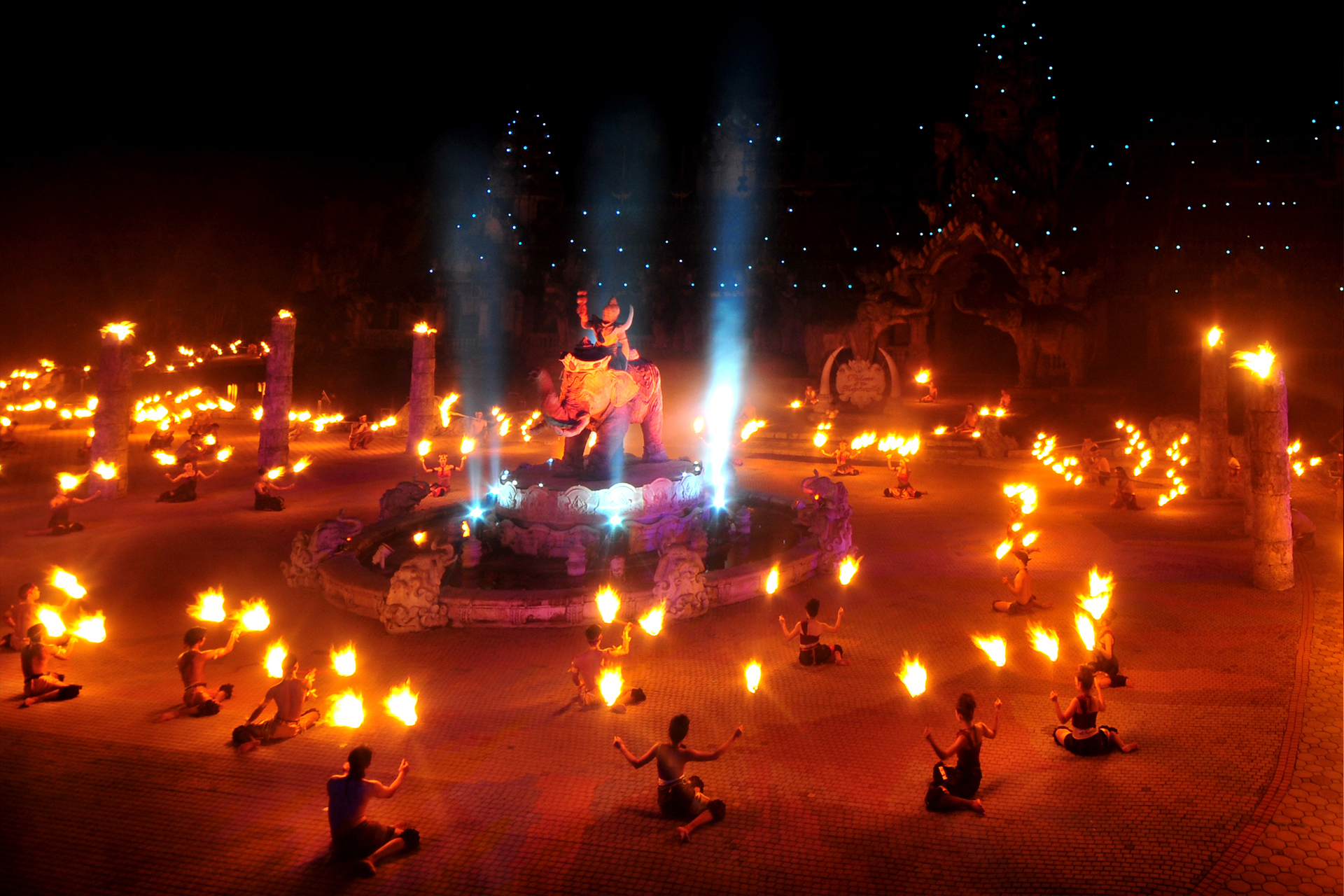 Phuket-FantaSea-Show-Admission-Ticket-With-Dinner-and-Transfer