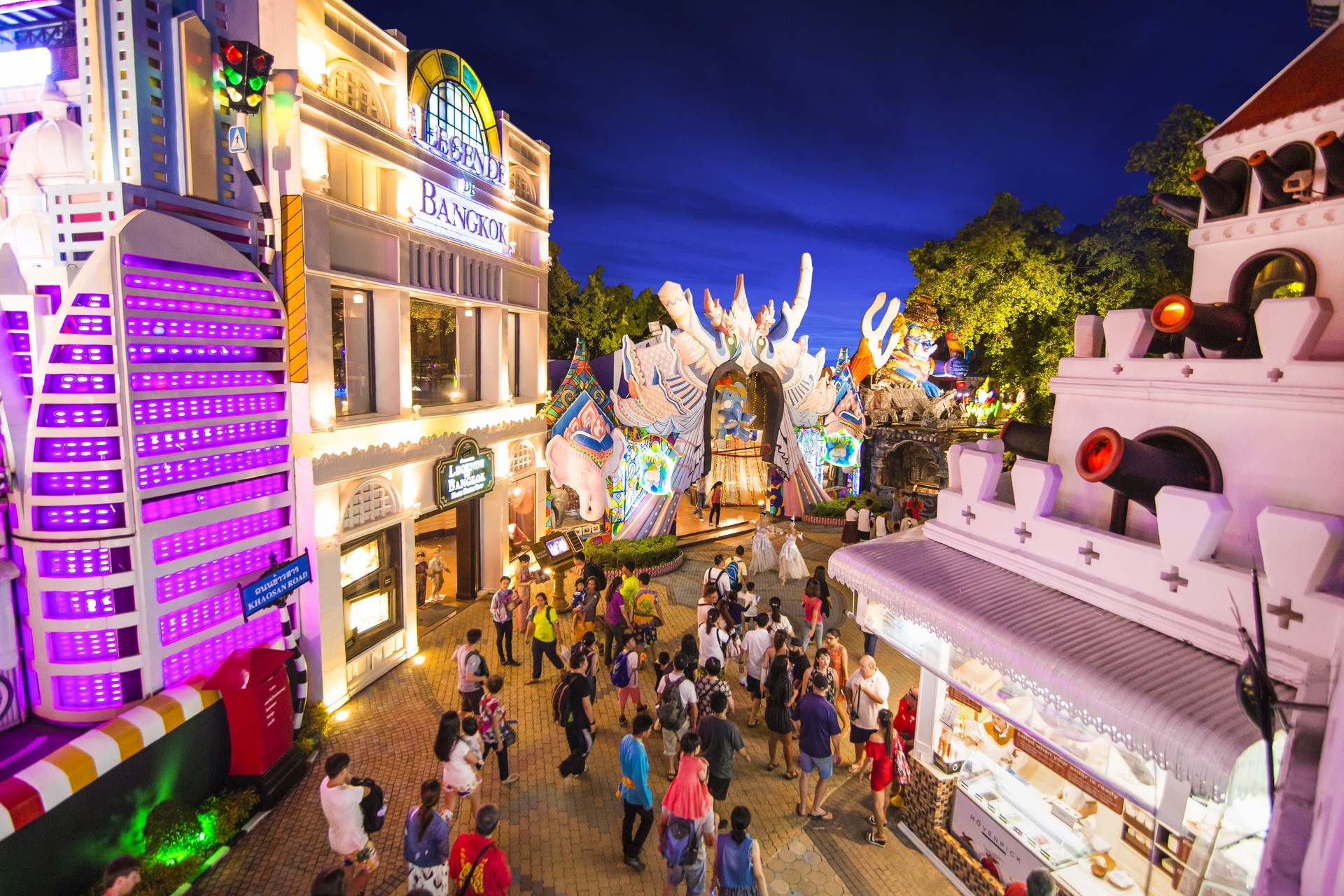 Phuket-FantaSea-Show-Admission-Ticket-With-Dinner-and-Transfer