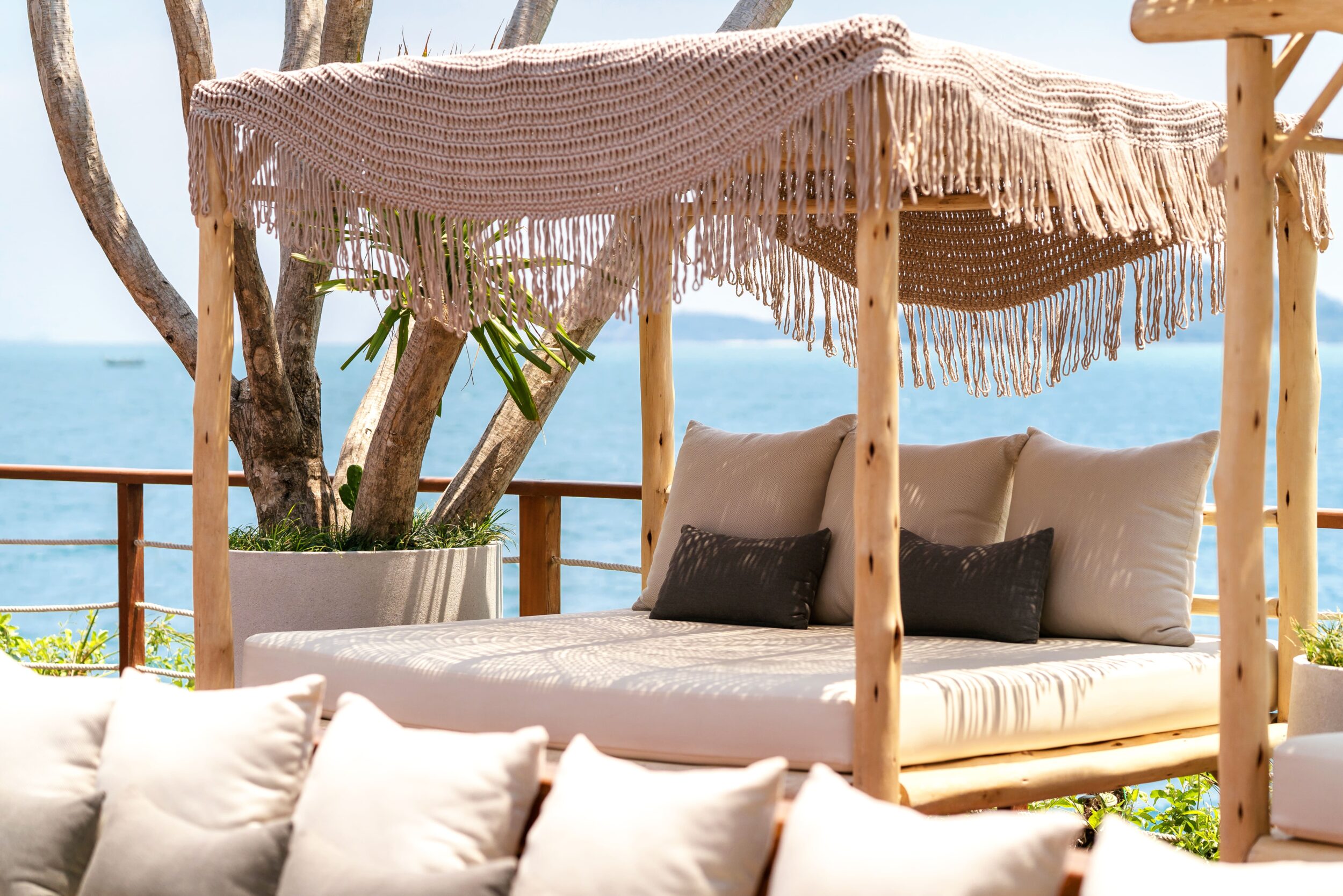 YONA-Day-Pass-Ticket-Experience-Phuket-in-a-Cruise-Beach-Club
