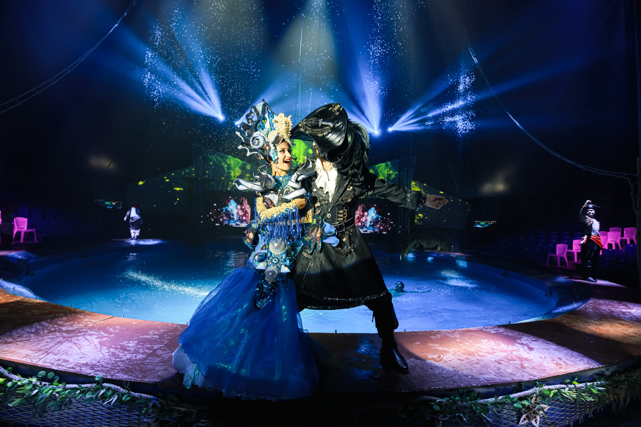 Aqua-Circus-Phuket-World-Class-Acrobatic-and-Water-Show