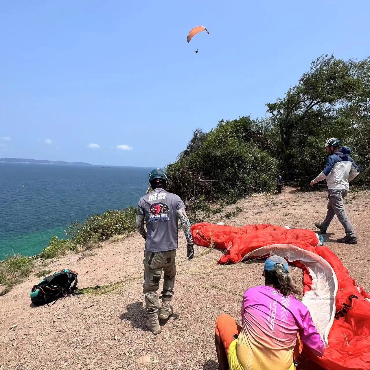 Skybound-Tandem-Paragliding-Over-Koh-Larn-Scenery-in-Pattaya