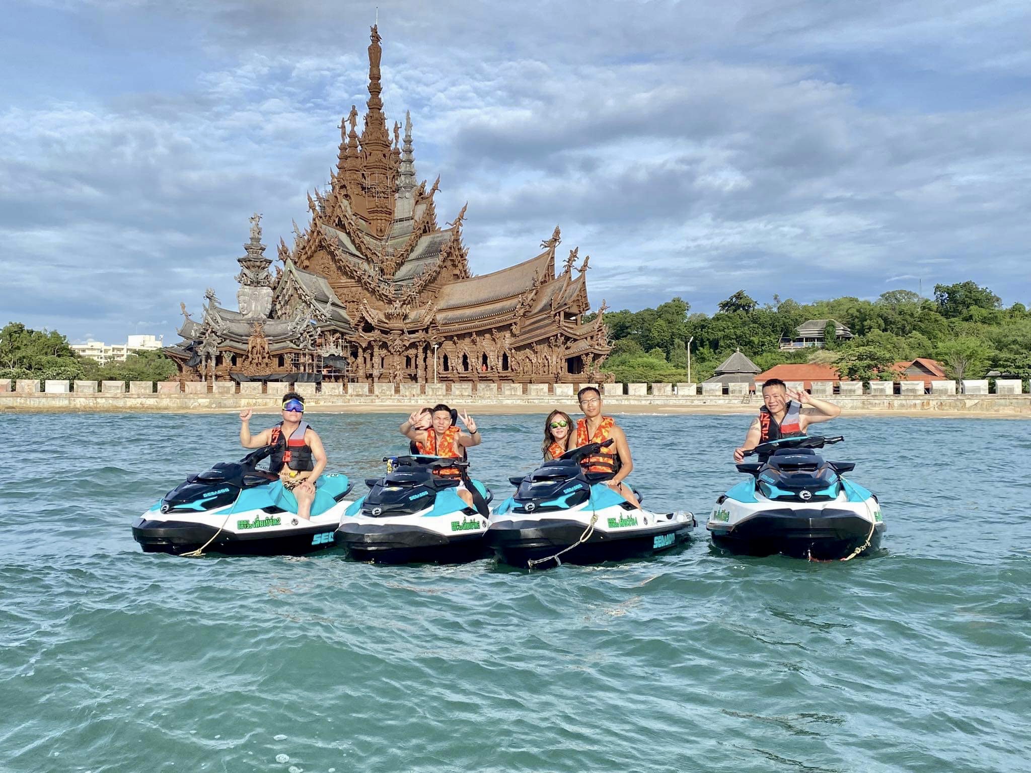 Private-Jet-Ski-Pattaya-3-Islands-Half-Day-with-Snorkeling26-scaled