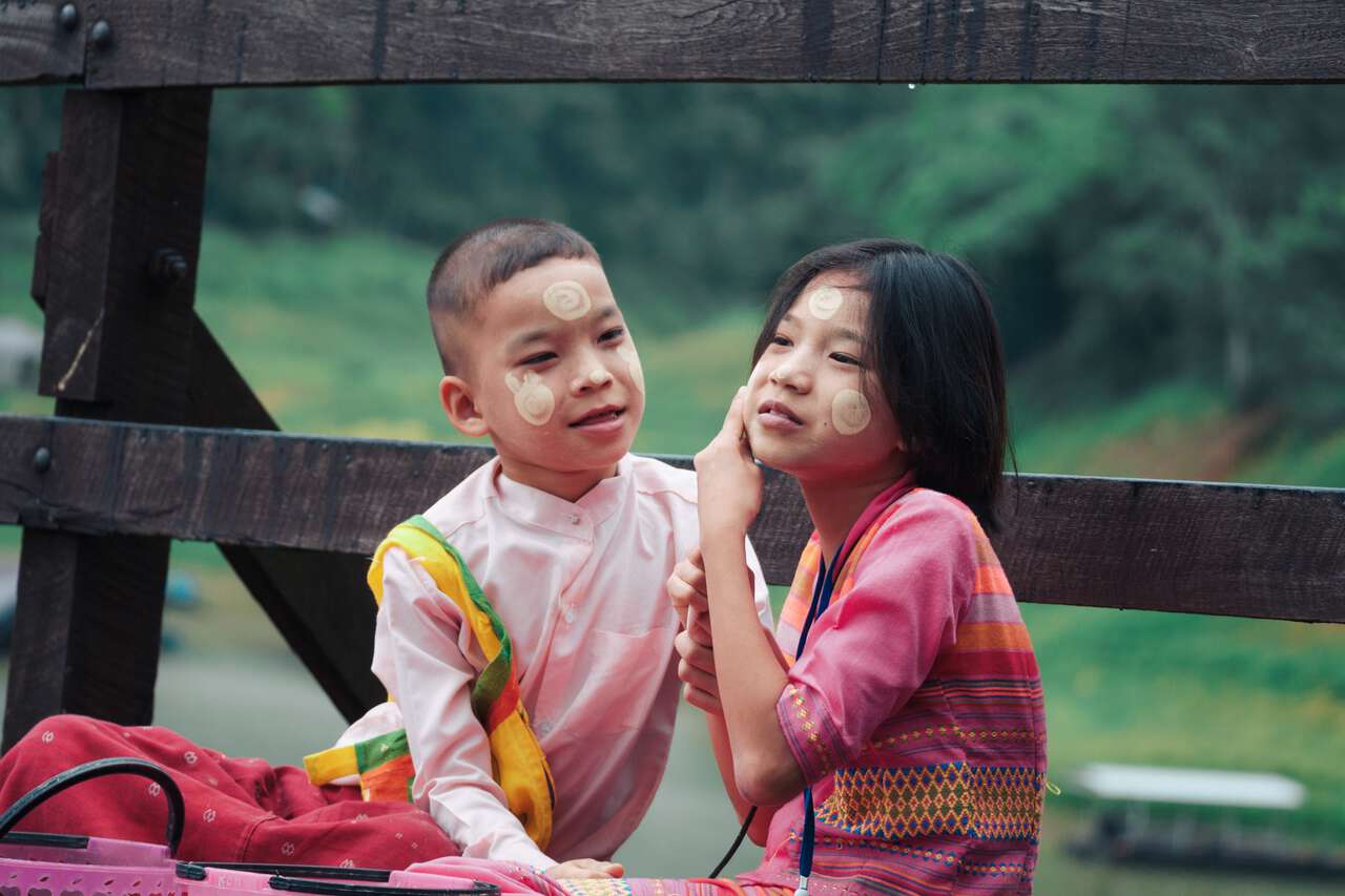Mon children with thanaka – Sangkhlaburi