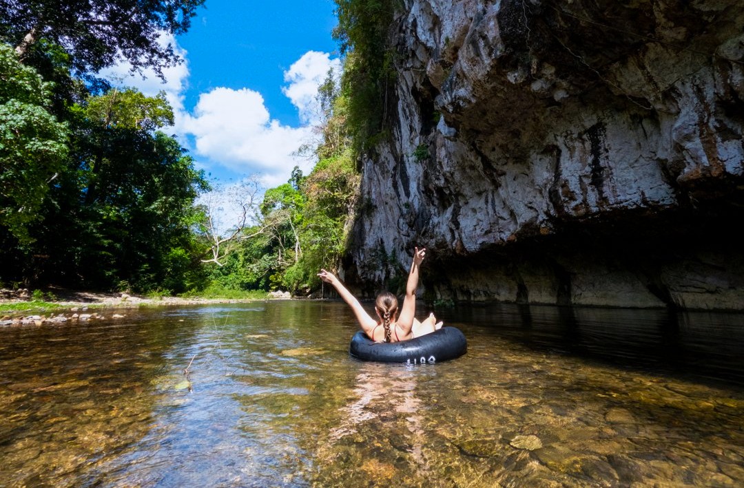 Khao Sok River Tubing – Clear Waters & Limestone Cliffs