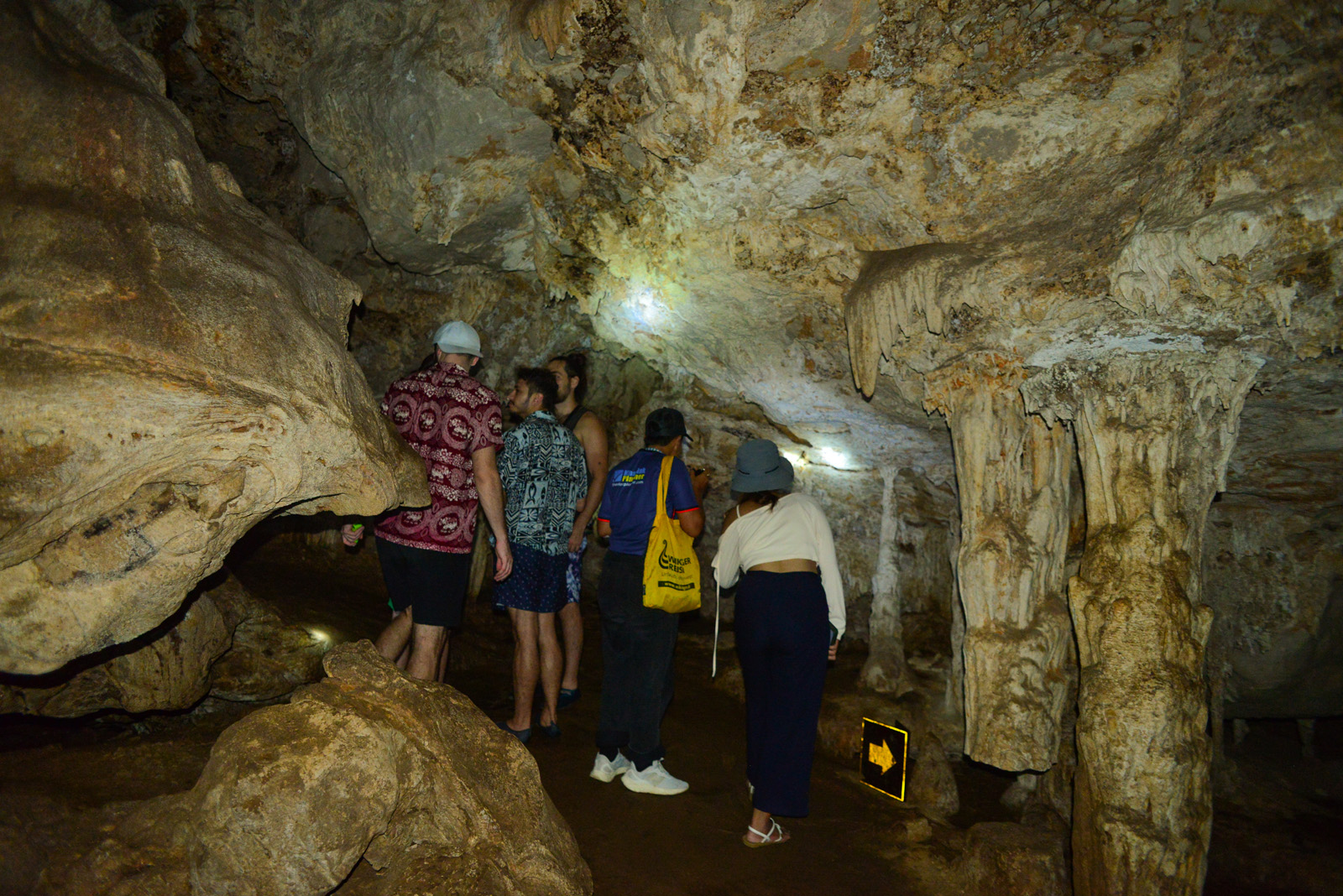 Cheow Lan Lake & Diamond Cave tour Khao Sok