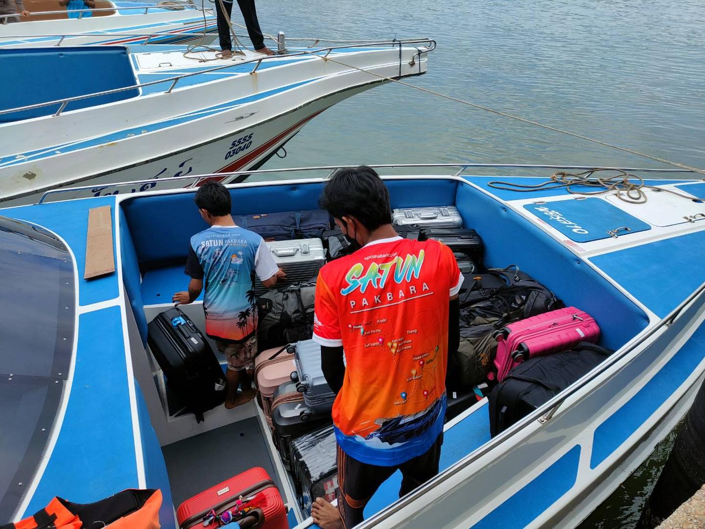 Koh Lipe to Hatyai transfer speedboat van