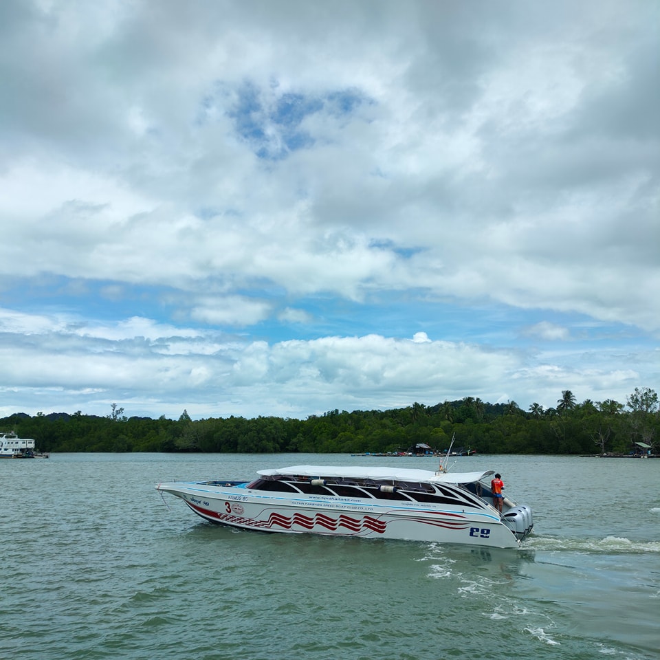 Koh Lipe to Hatyai transfer speedboat van
