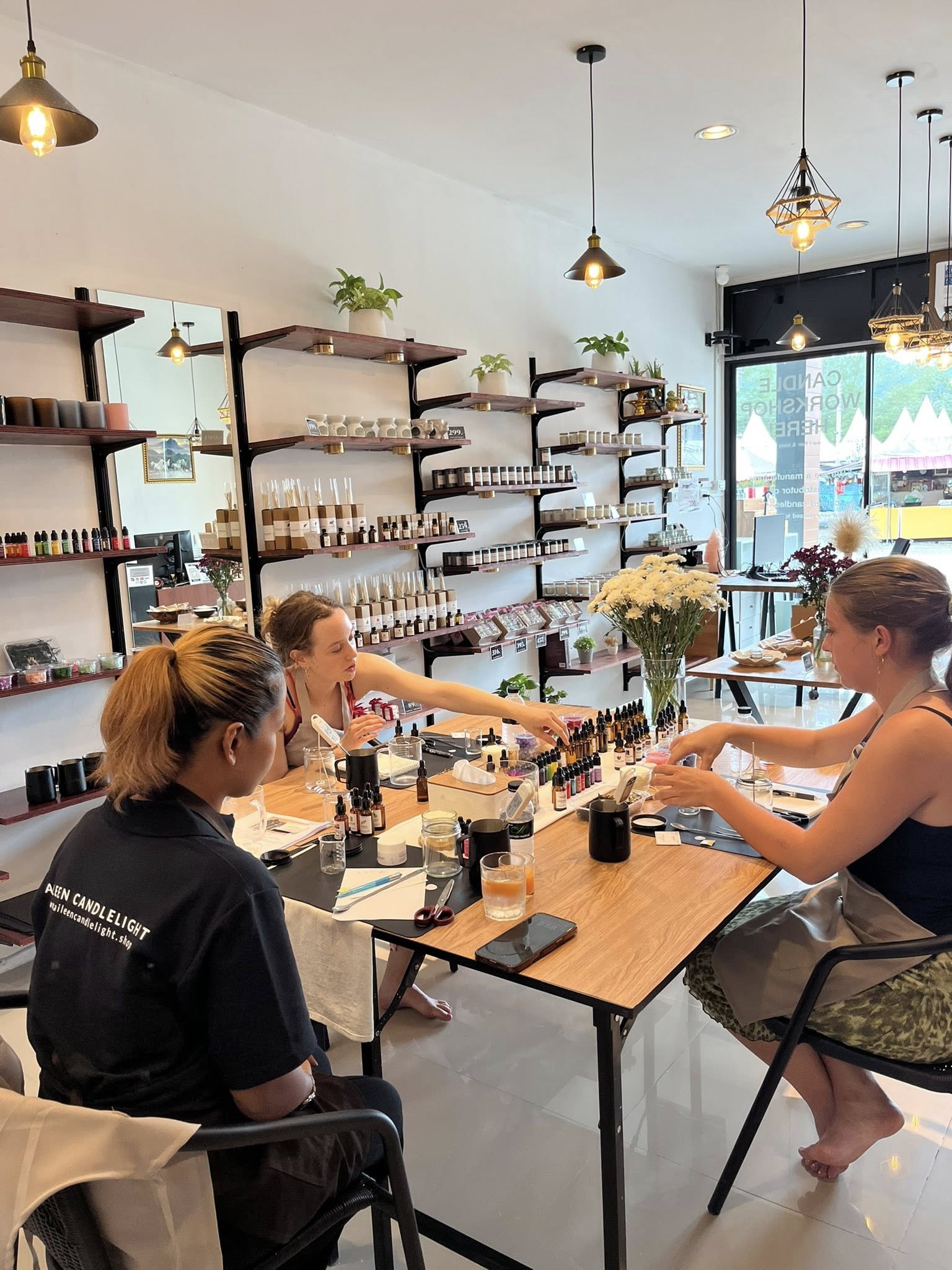 Krabi scented candle workshop