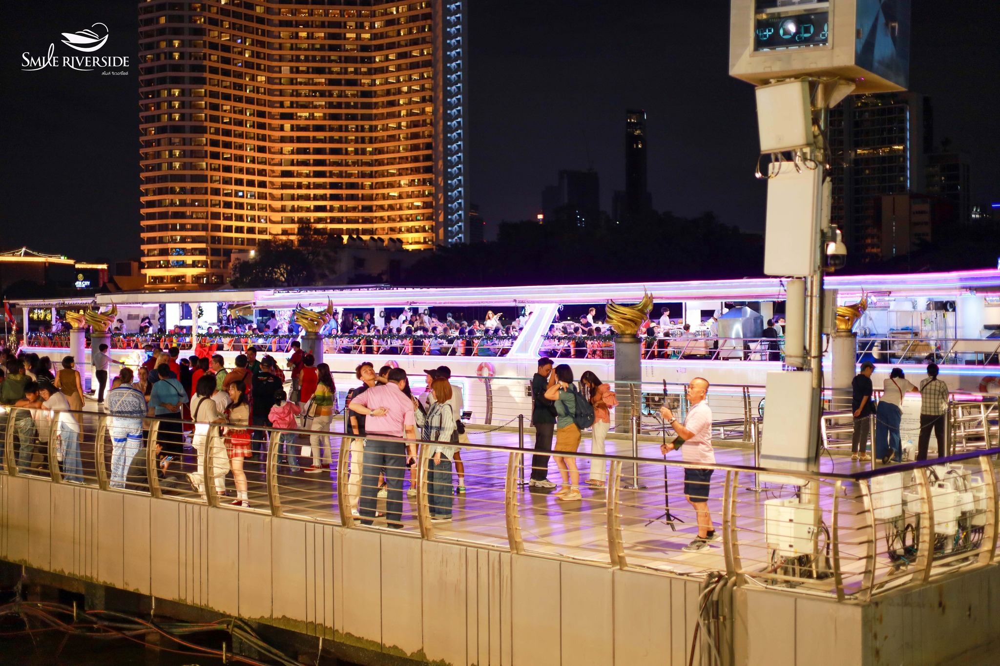Smile Riverside Dinner Cruise Bangkok