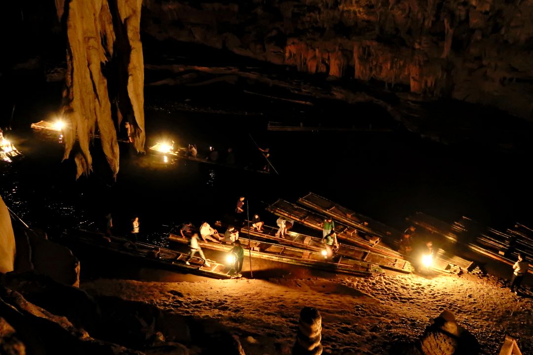 Nam Lod Cave Walk.