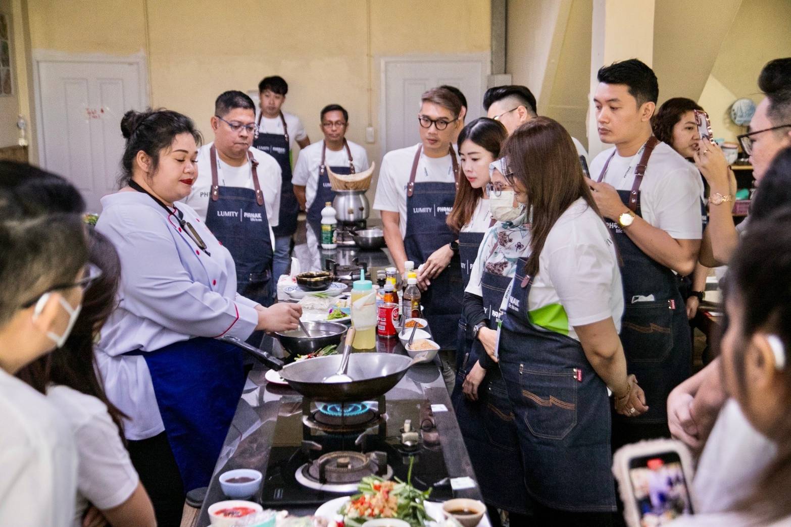 Thai cooking class On Nut market Bangkok