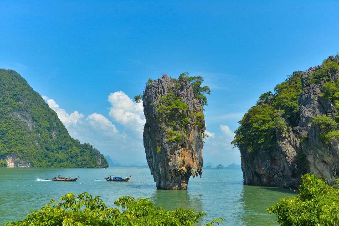 James Bond Island sea canoe tour from Khao Lak