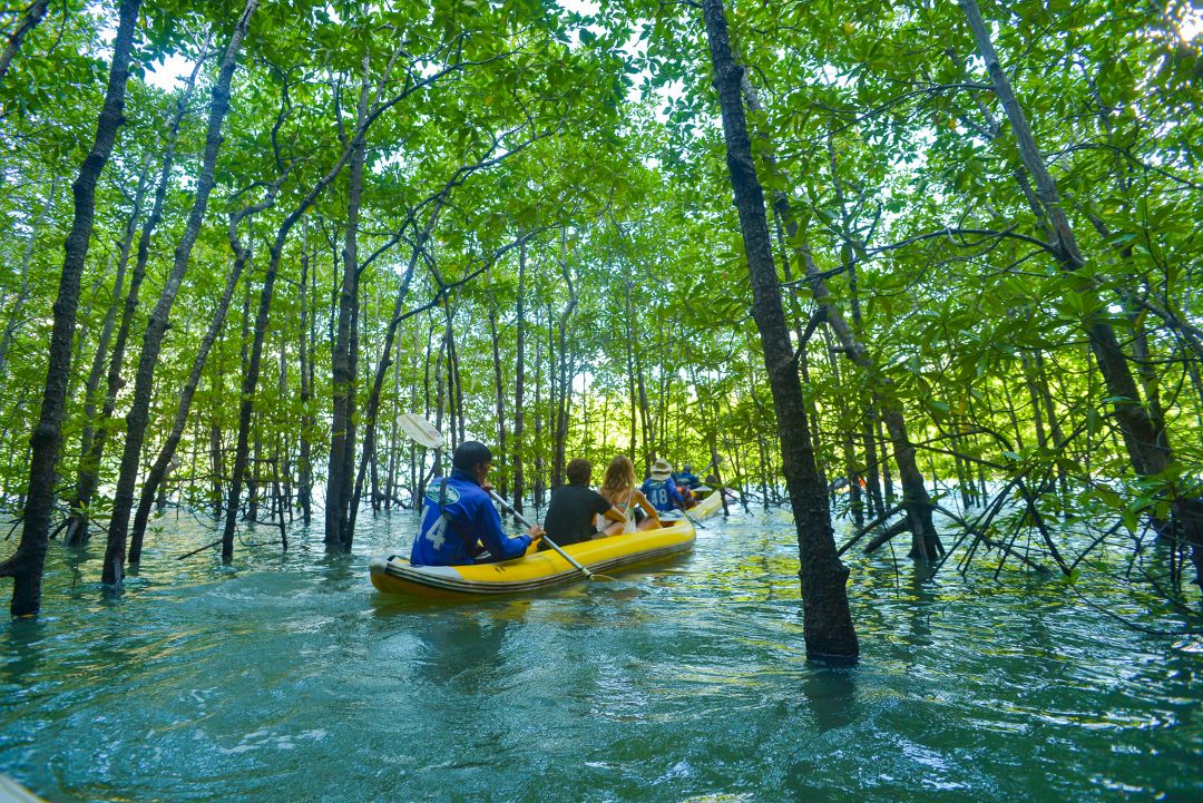 James Bond Island sea canoe tour from Khao Lak