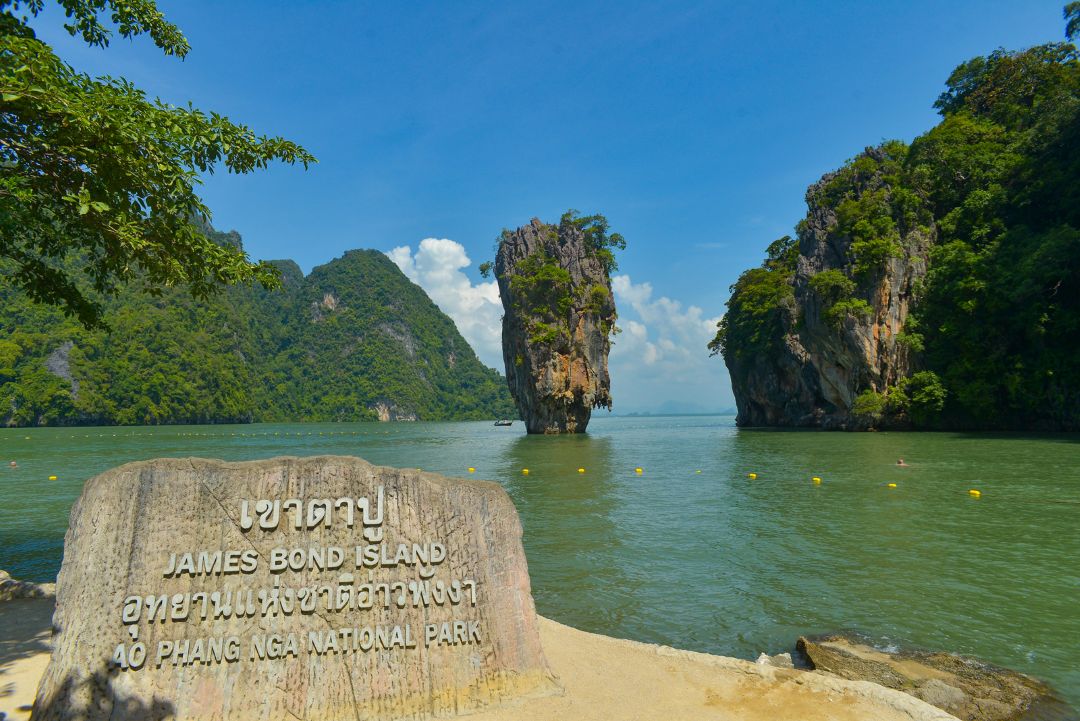 James Bond Island sea canoe tour from Khao Lak