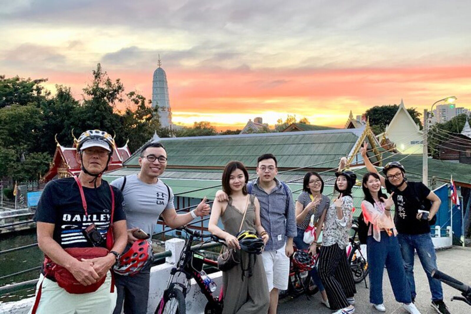 Bangkok bike street food tour