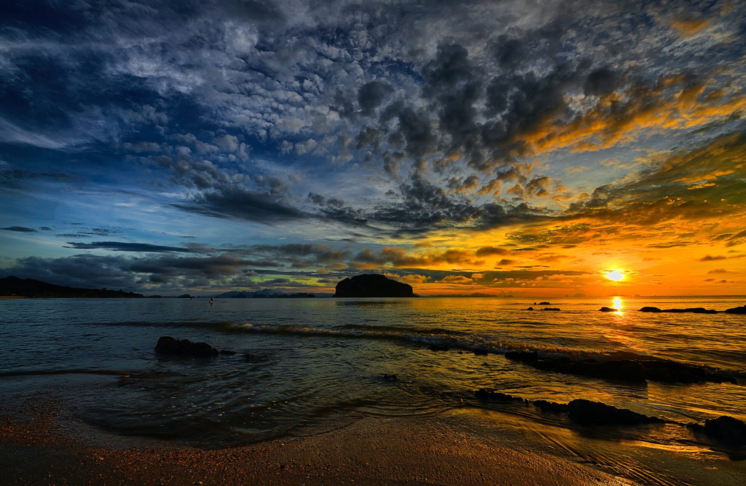 hong island sunset tour