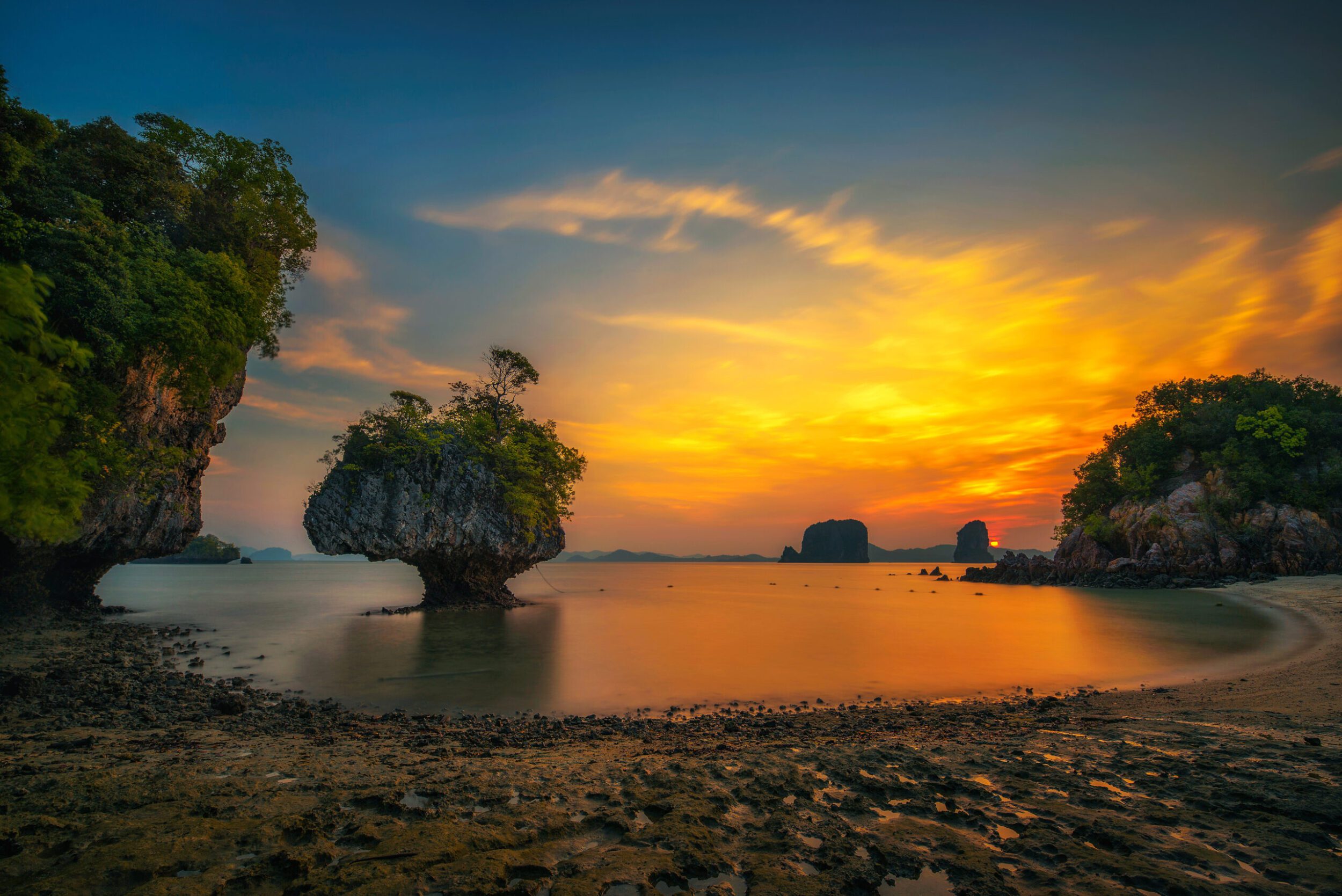 hong island sunset tour