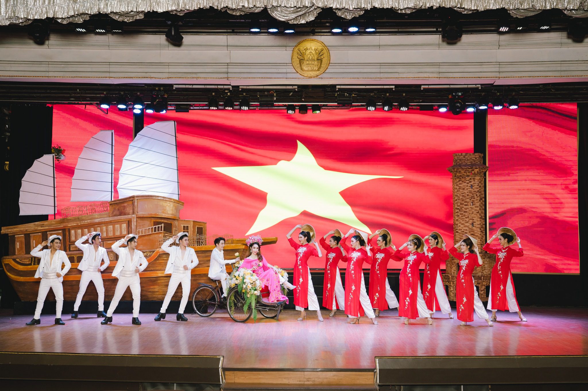 Golden Dome Cabaret Bangkok