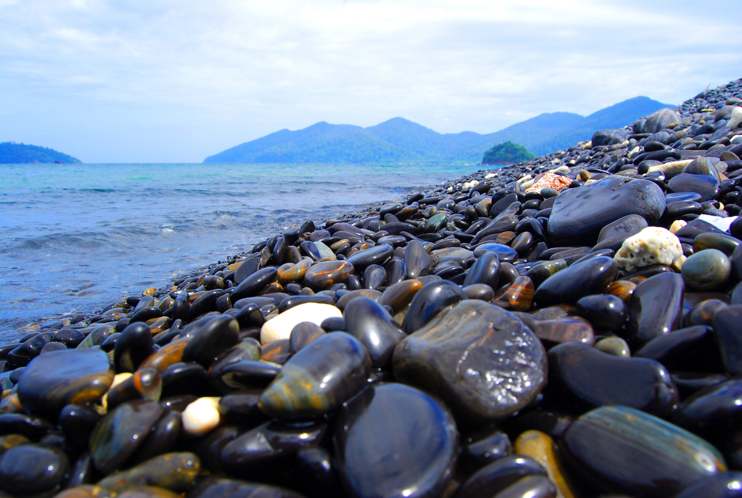 Ko Hin Ngam – Black Stone Beach