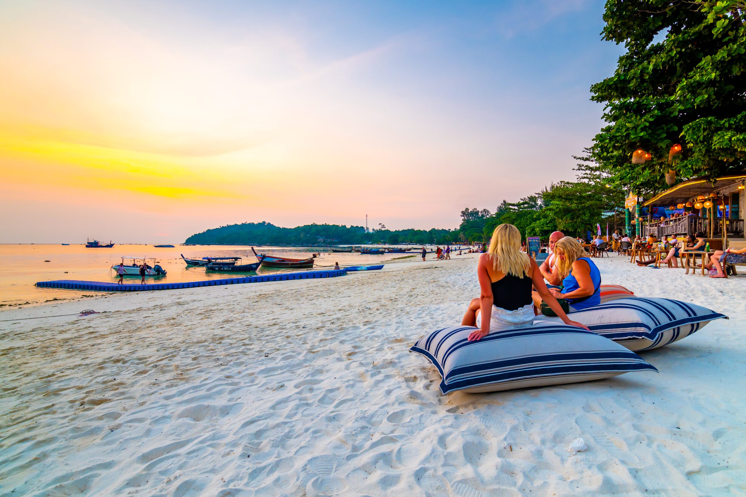 Koh-Lipe-Beach-Bar-at-Sunset