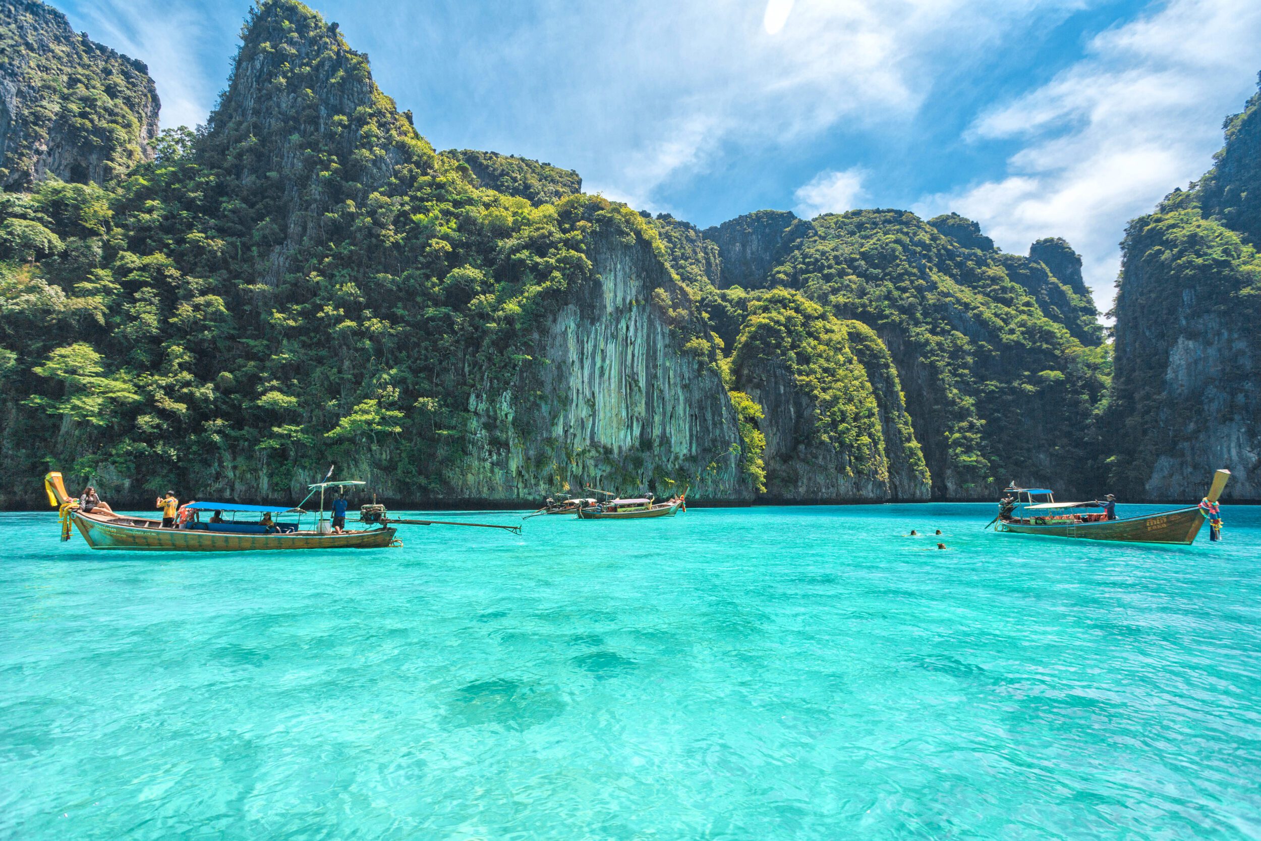 Lazy Phi Phi Catamaran