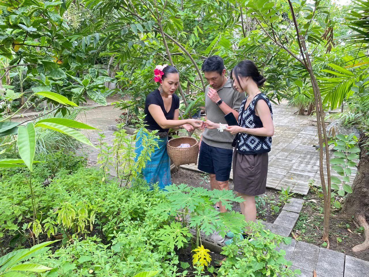 Hua Hin Thai cooking class garden