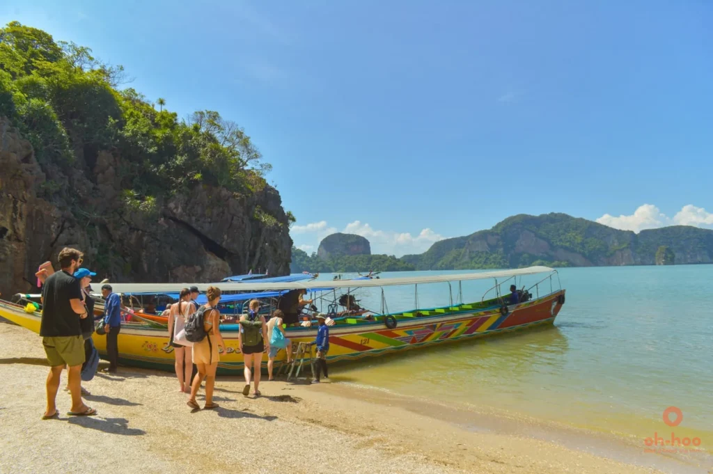 Speedboat and longtail boat tour options on Phang Nga Bay for the Phuket James Bond Island tour