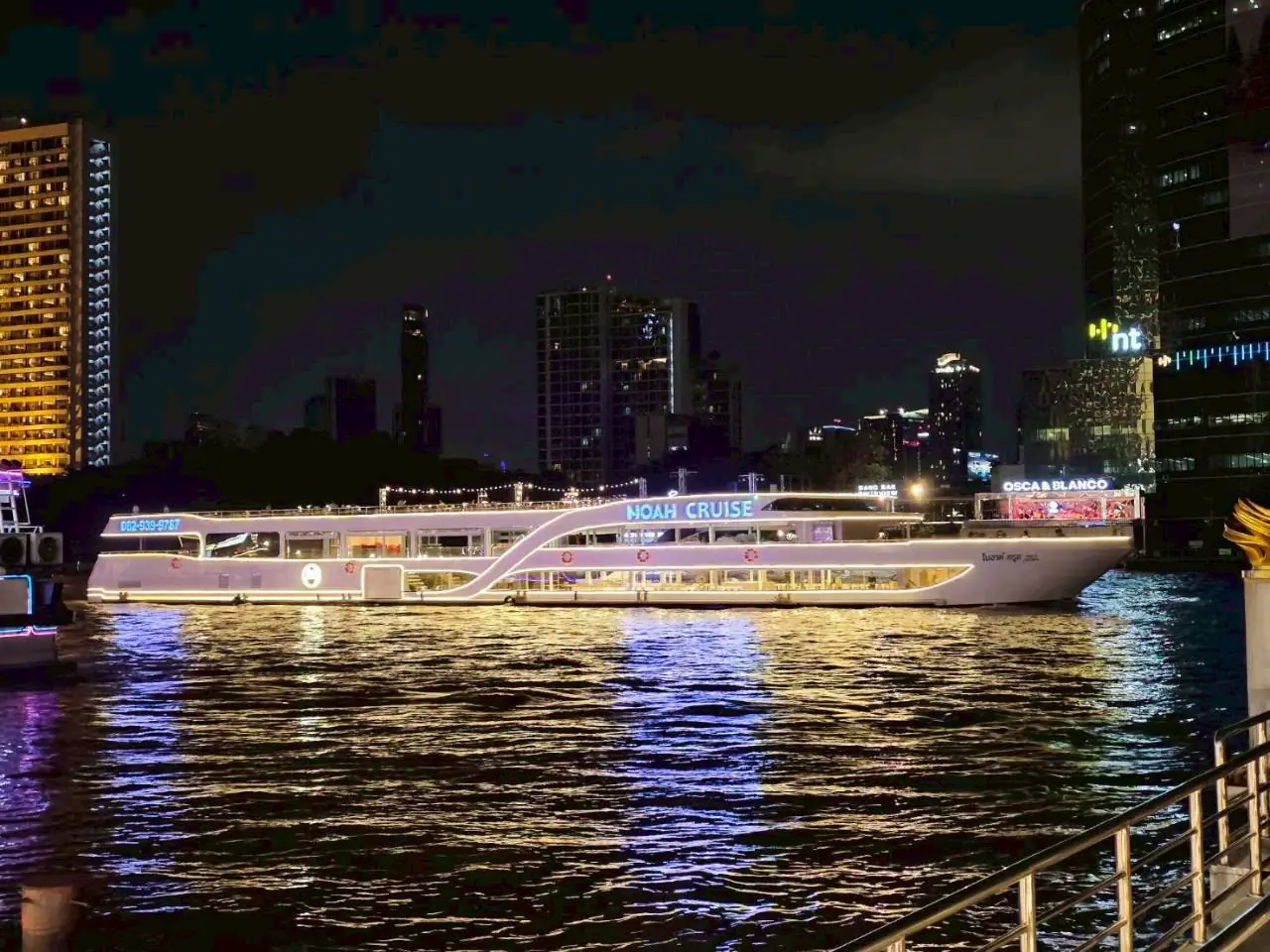 Noah Chao Phraya Sunset Cruise Bangkok