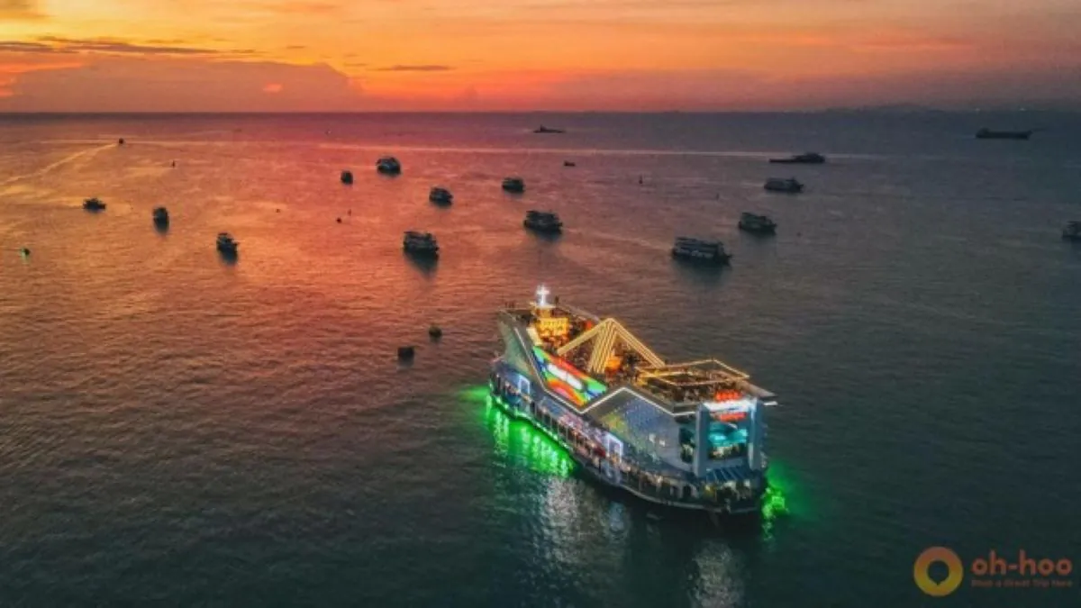 Buffet dinner cruise with sunset views over the Gulf of Thailand