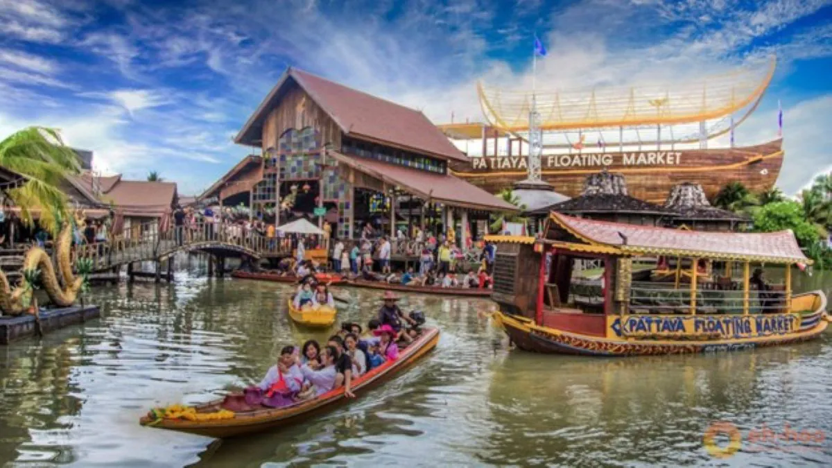 Pattaya Floating Market showcasing Thai culture, food, and handmade products