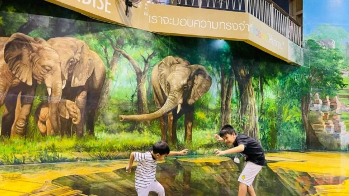 Tourists taking creative photos at Art in Paradise Pattaya 3D museum